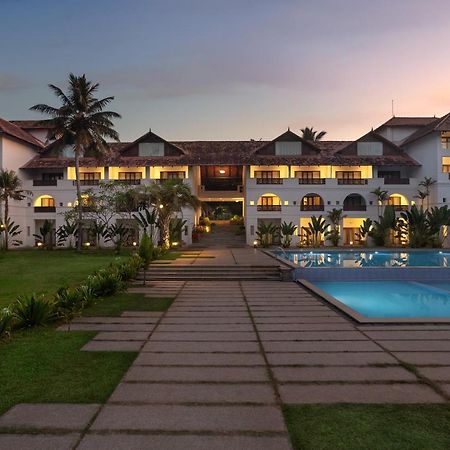 Estuary Sarovar Premiere Poovar Island Exterior photo