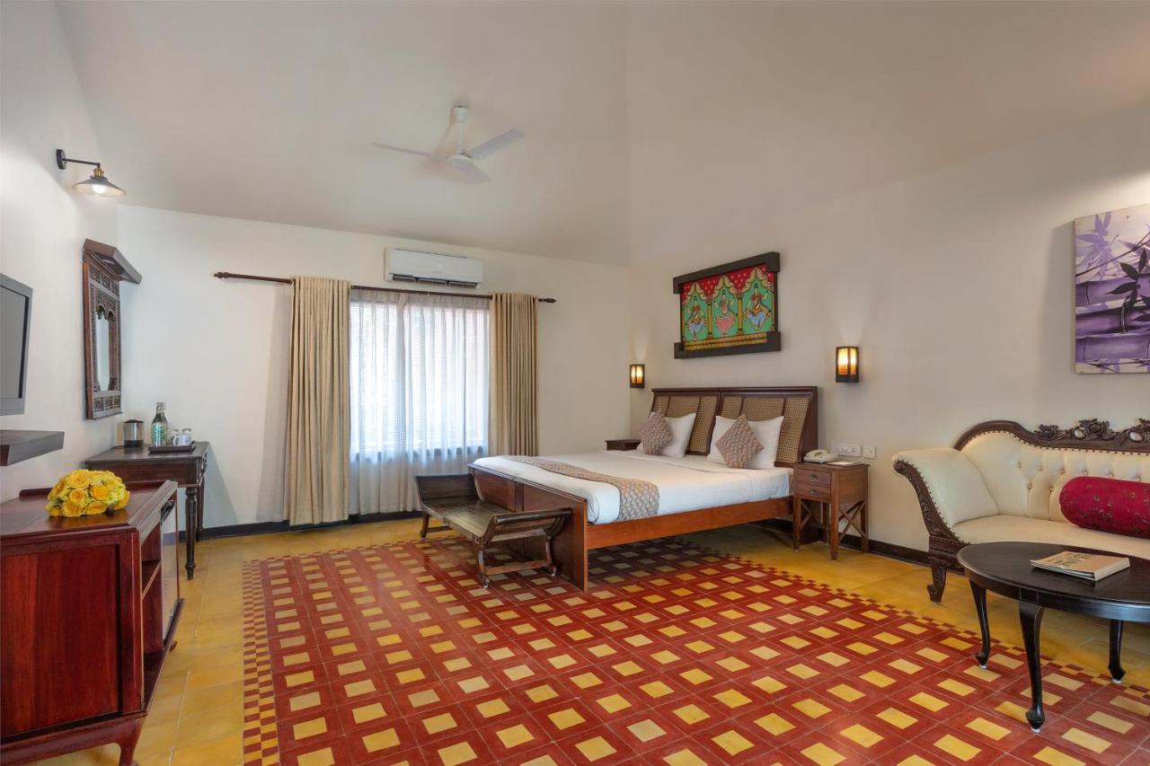 Estuary Sarovar Premiere Poovar Island Exterior photo