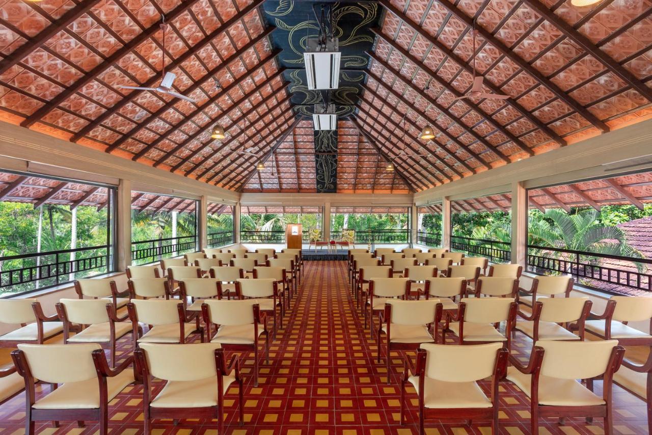 Estuary Sarovar Premiere Poovar Island Exterior photo