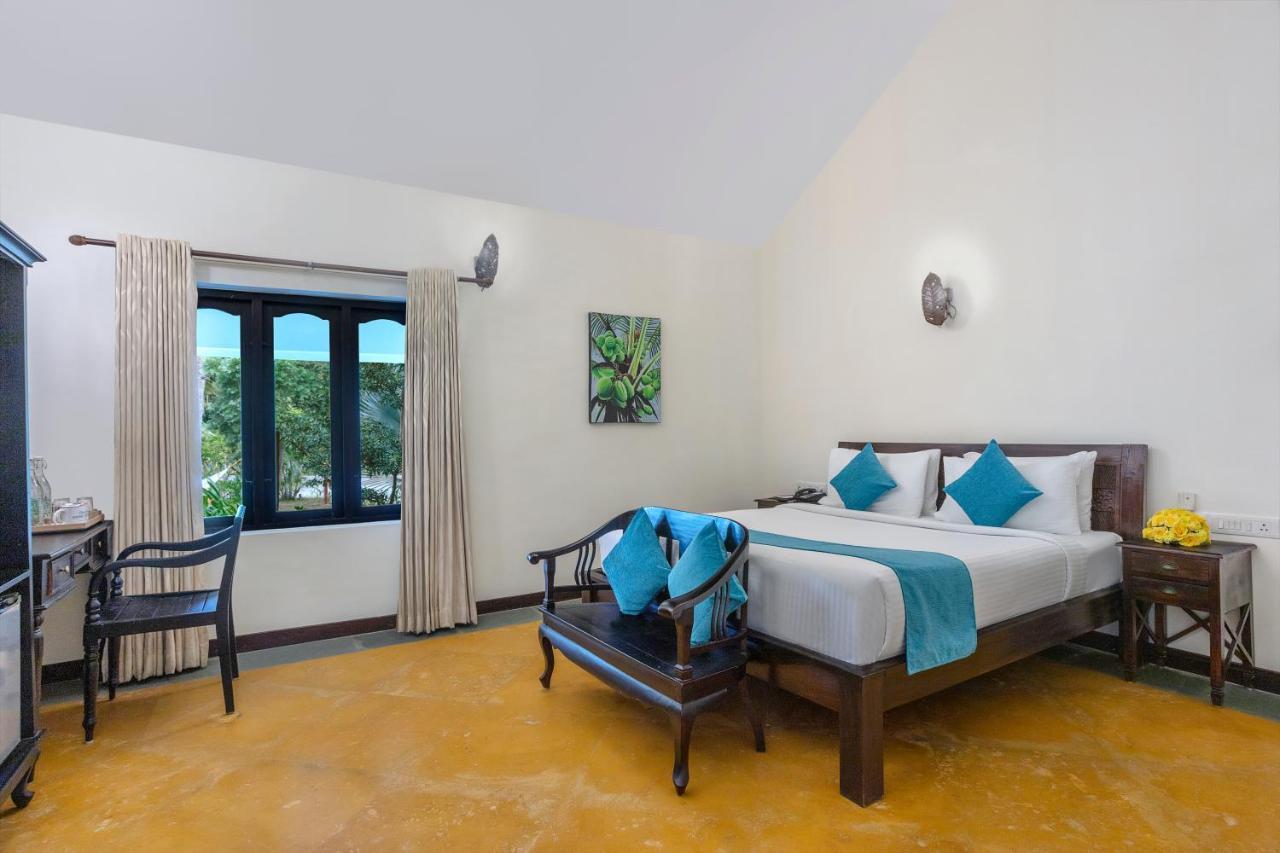 Estuary Sarovar Premiere Poovar Island Exterior photo