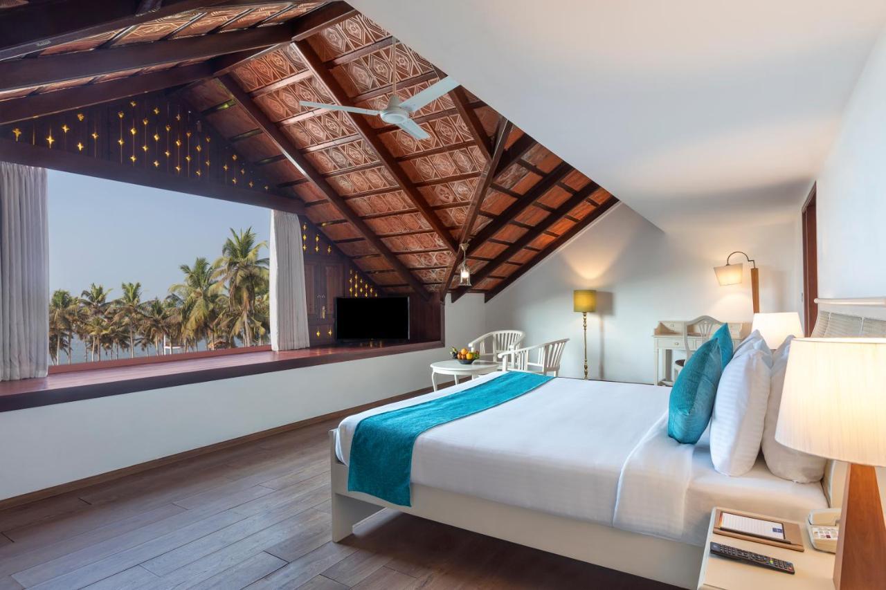 Estuary Sarovar Premiere Poovar Island Exterior photo