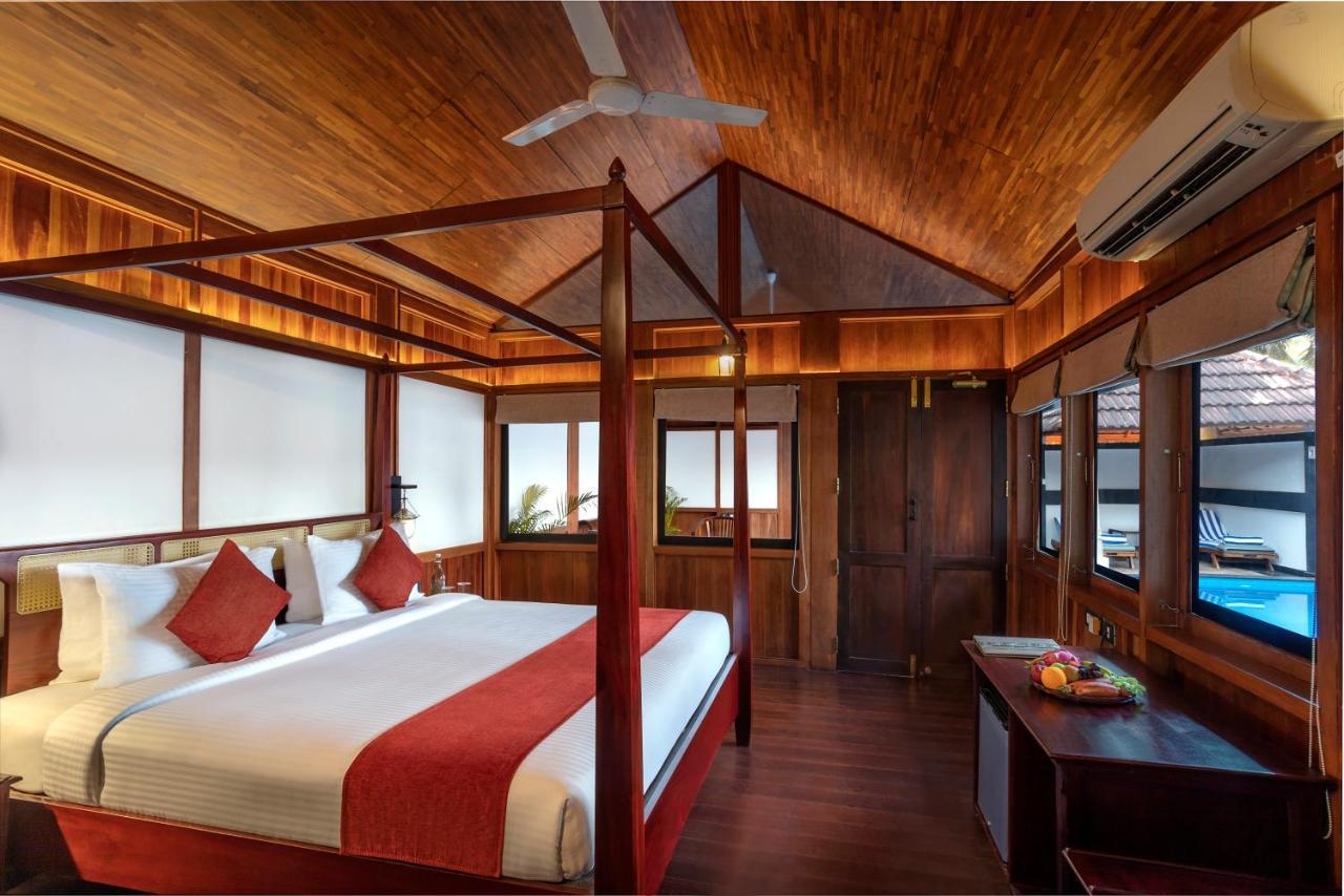 Estuary Sarovar Premiere Poovar Island Exterior photo