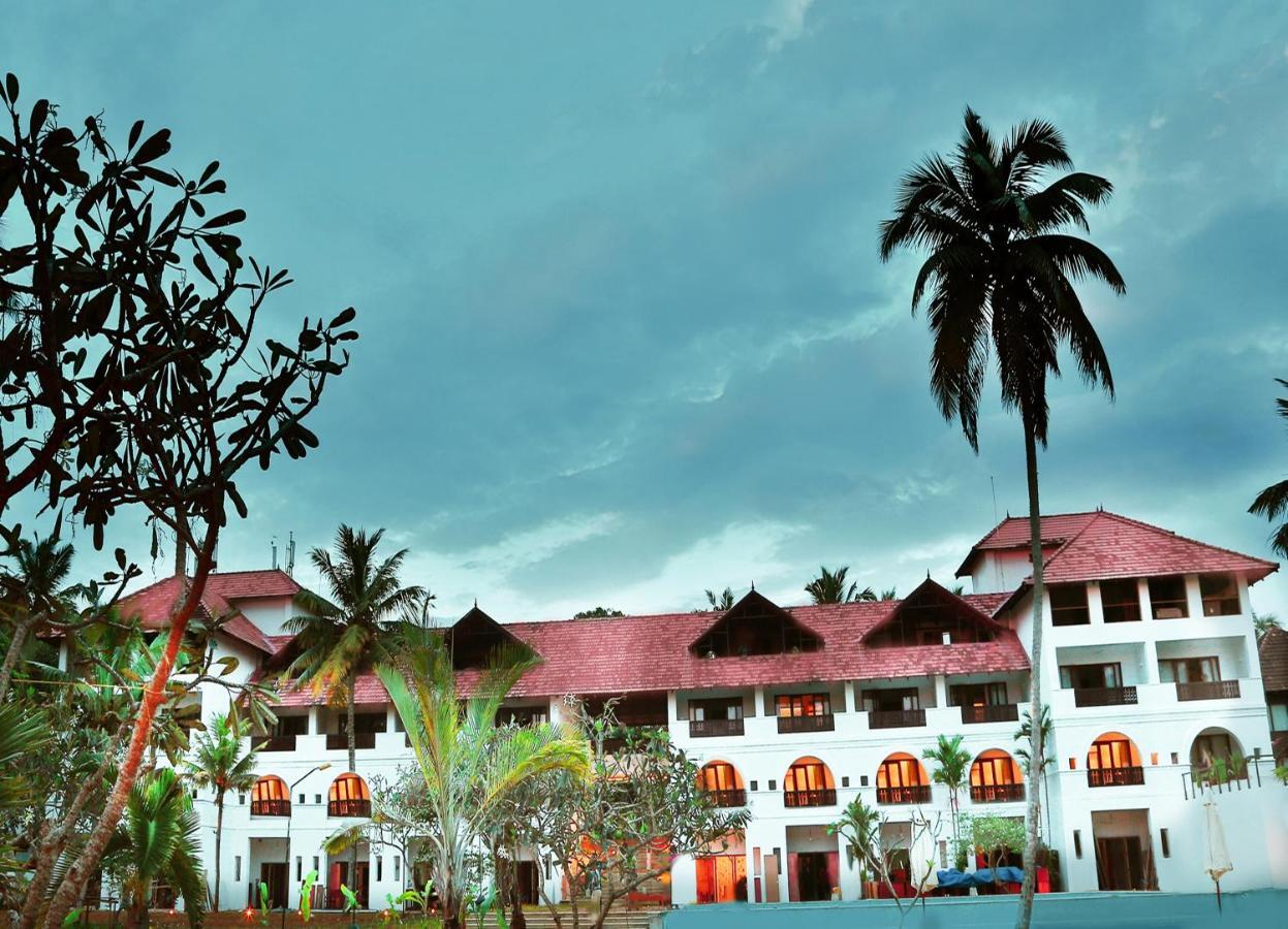 Estuary Sarovar Premiere Poovar Island Exterior photo