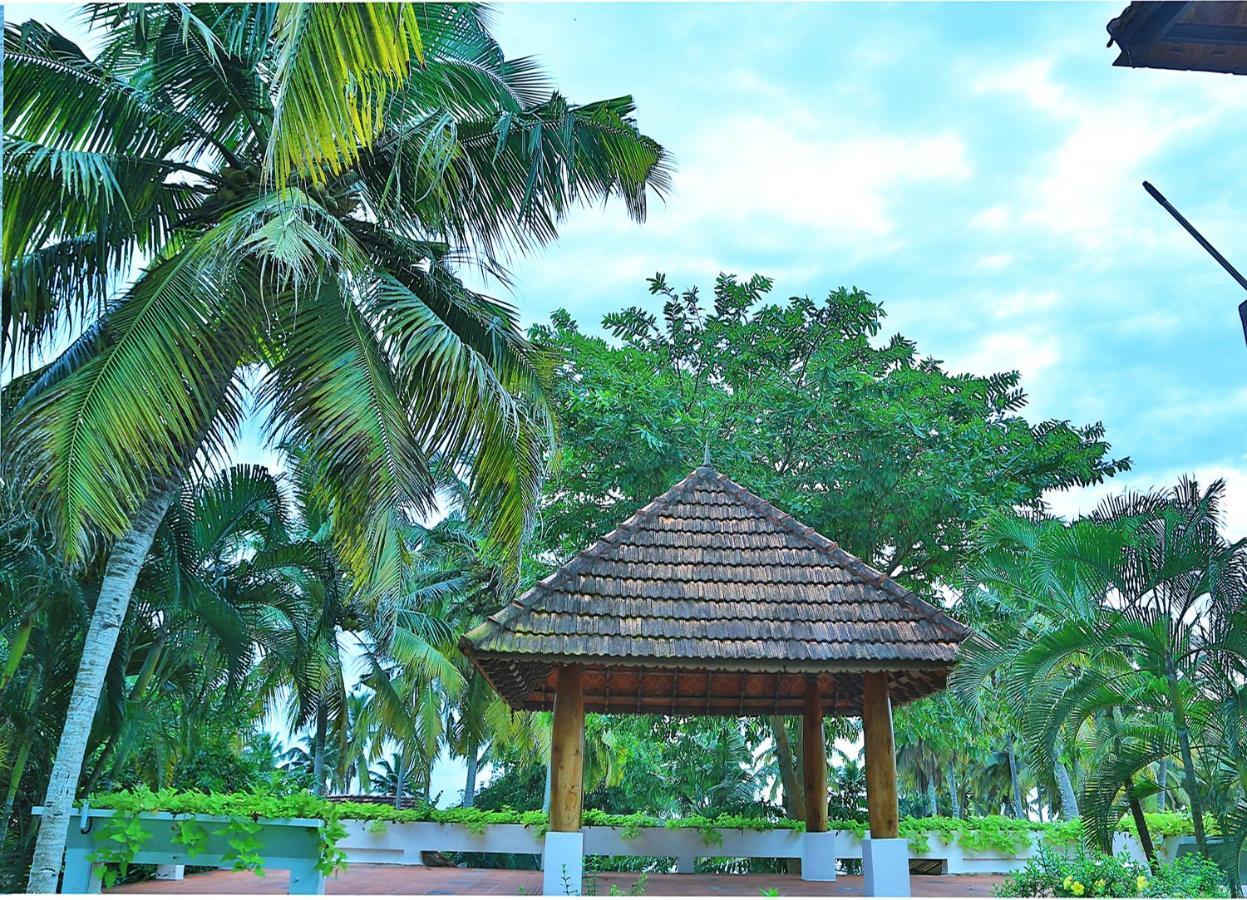 Estuary Sarovar Premiere Poovar Island Exterior photo