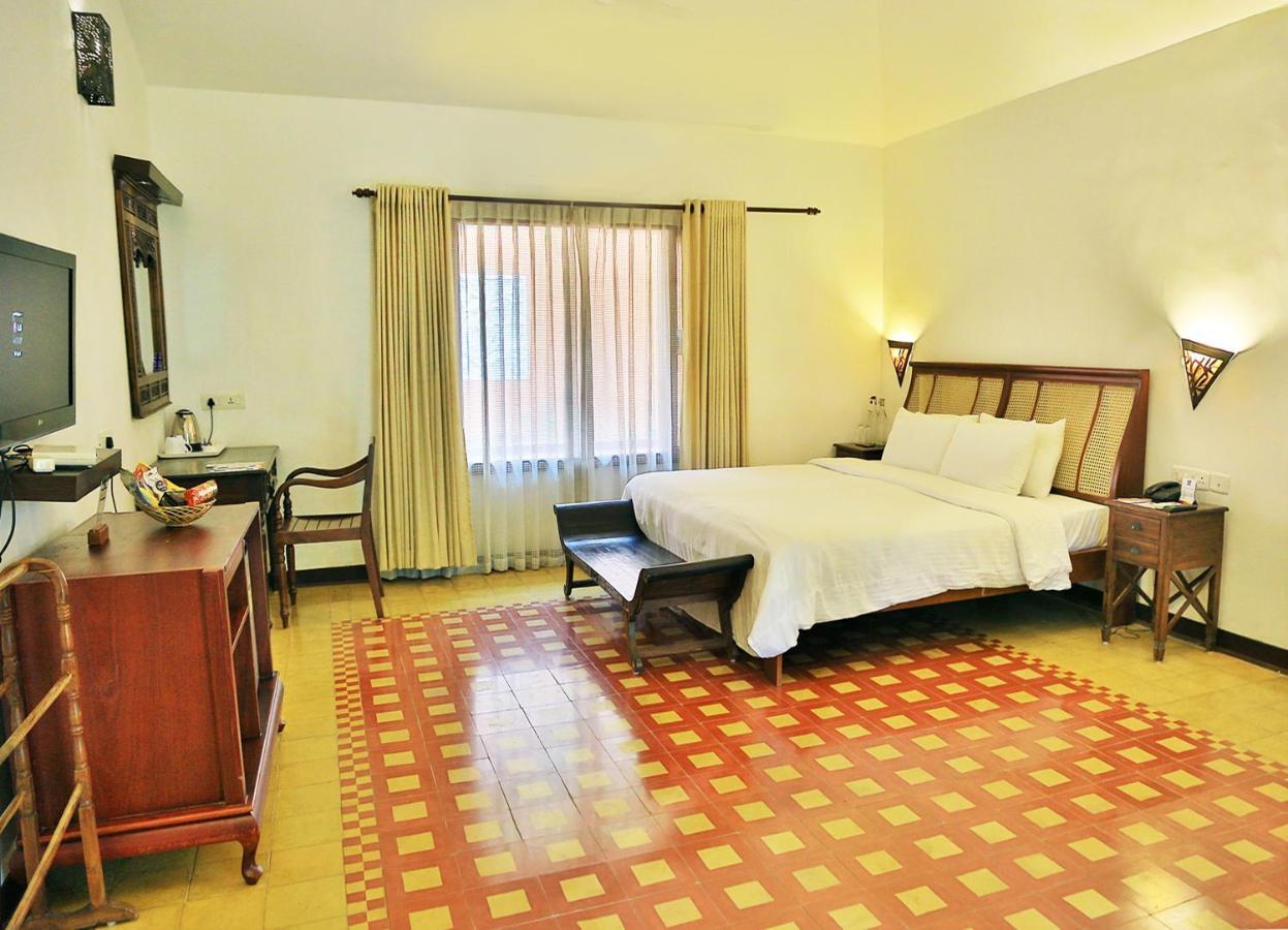 Estuary Sarovar Premiere Poovar Island Exterior photo