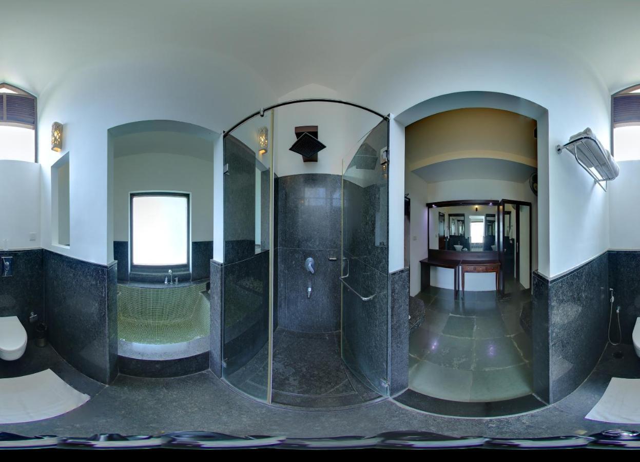 Estuary Sarovar Premiere Poovar Island Exterior photo