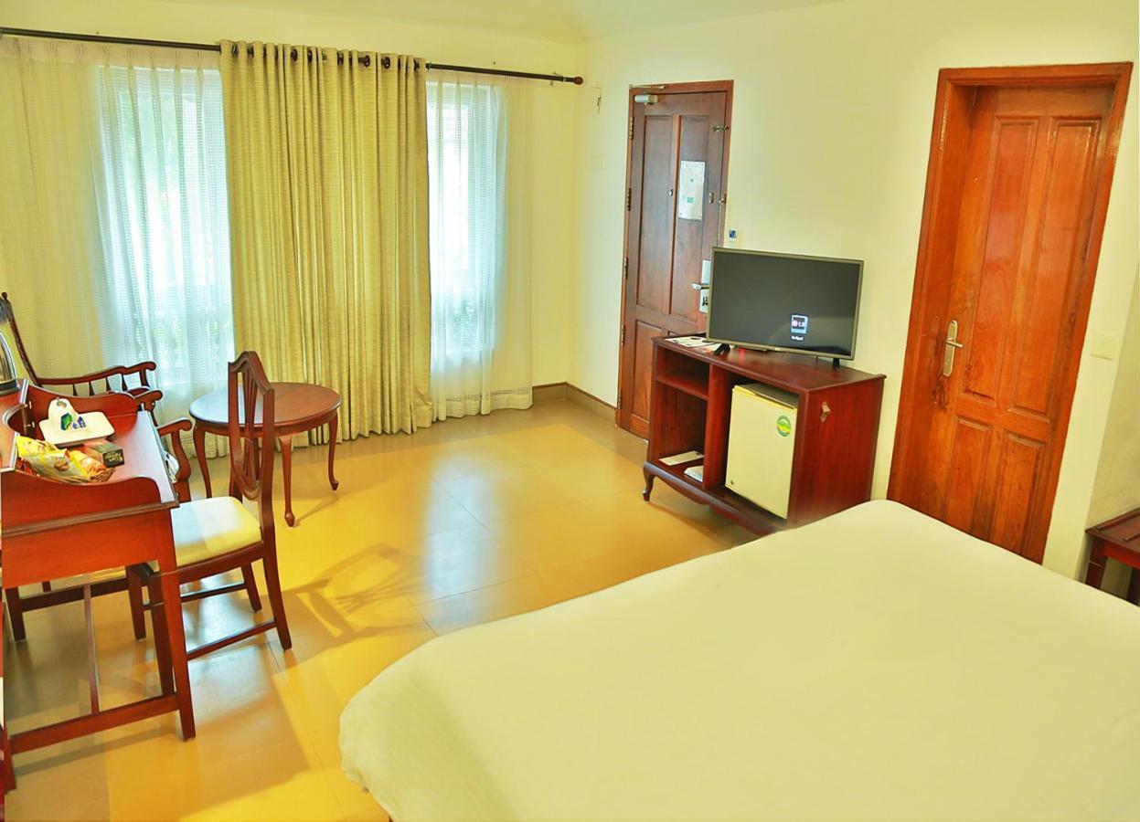 Estuary Sarovar Premiere Poovar Island Exterior photo