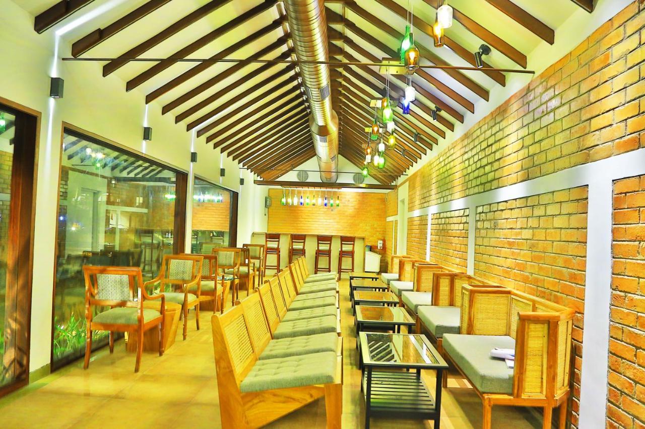 Estuary Sarovar Premiere Poovar Island Exterior photo