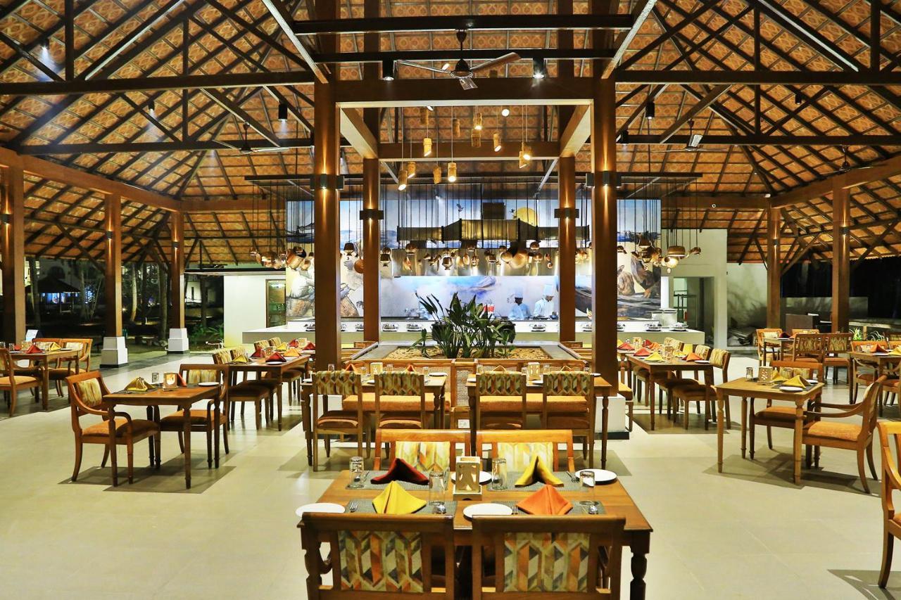 Estuary Sarovar Premiere Poovar Island Exterior photo