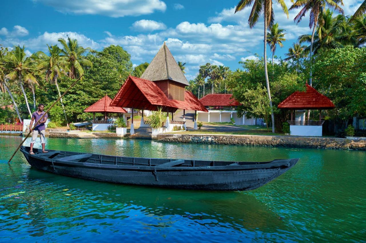 Estuary Sarovar Premiere Poovar Island Exterior photo