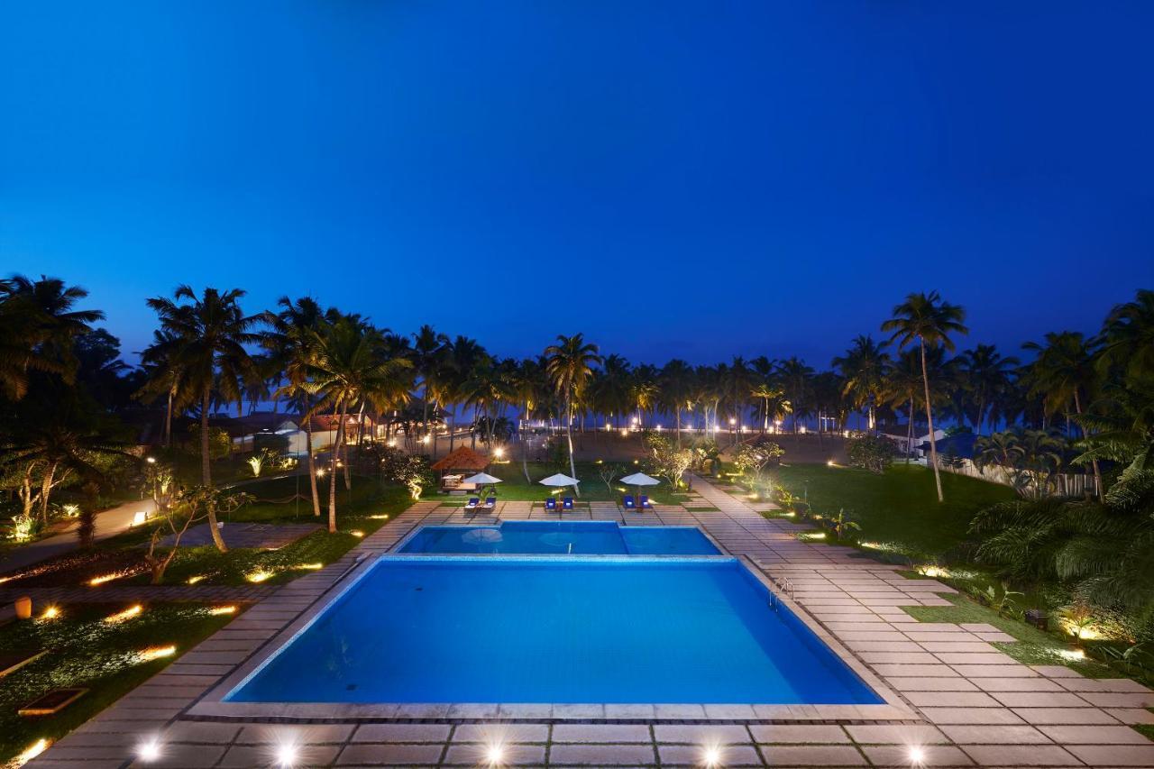 Estuary Sarovar Premiere Poovar Island Exterior photo